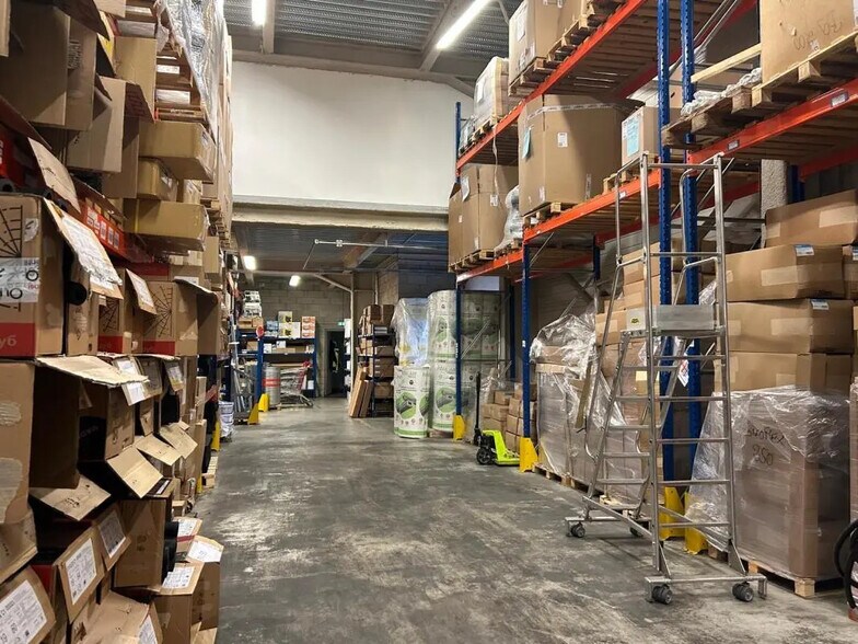 Industrial in Nanterre for lease - Interior Photo - Image 3 of 9