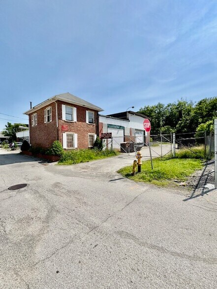 295 Meadow Ave, Washington, PA for sale - Primary Photo - Image 1 of 21