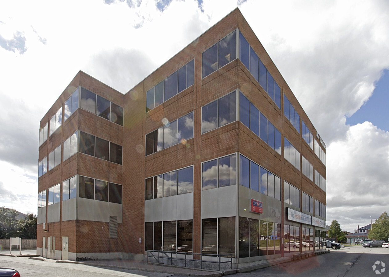 250 Harding Blvd, Richmond Hill, ON L4C 9M7 250 Harding Blvd, Richmond Hill, ON L4C 9M7