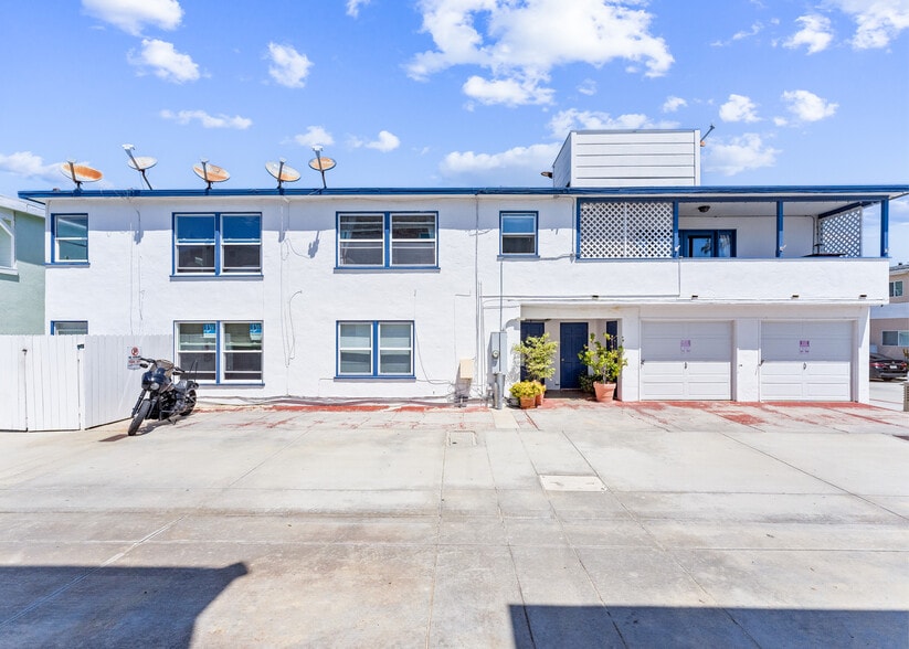 1701-1703 W Balboa Blvd, Newport Beach, CA for sale - Building Photo - Image 3 of 10