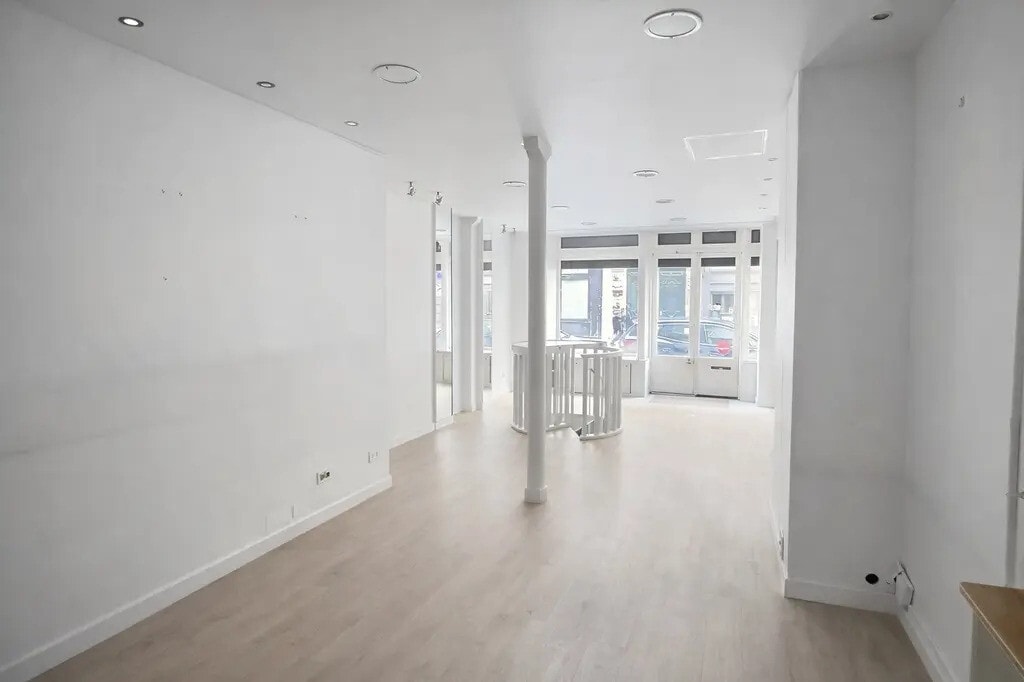 Location Commerce 16 m² à 53 m² - Photo 1