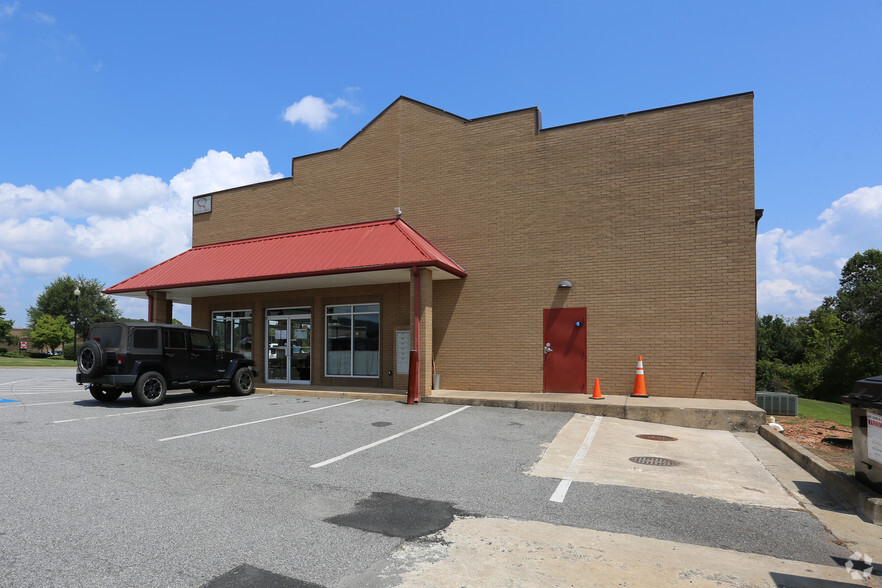 230 Elm St, Cumming, GA for lease - Building Photo - Image 3 of 17