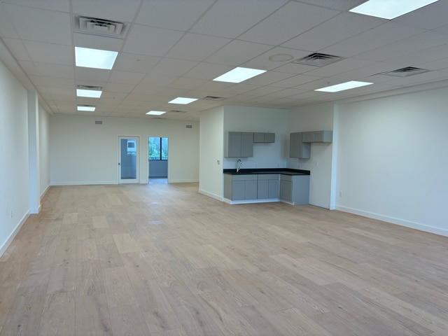 11860-11870 Cheeca Ct, Fort Myers, FL for lease Interior Photo- Image 1 of 4