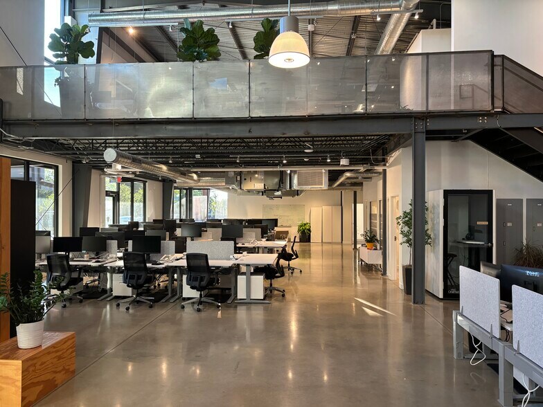 1023 Springdale Rd, Austin, TX for lease - Interior Photo - Image 2 of 5