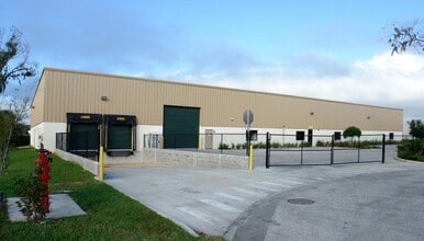 104 Challenger Ct, Sanford, FL for lease Building Photo- Image 1 of 1