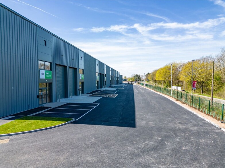 Units 1 - 8 Hardwick Road, Runcorn for lease - Primary Photo - Image 1 of 7