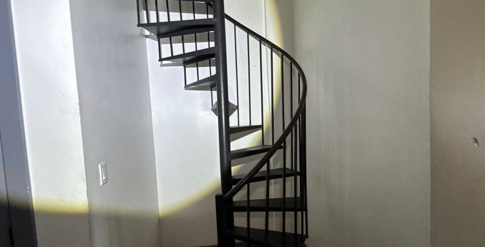 1490 Saint Johns Pl, Brooklyn, NY for sale - Interior Photo - Image 2 of 13