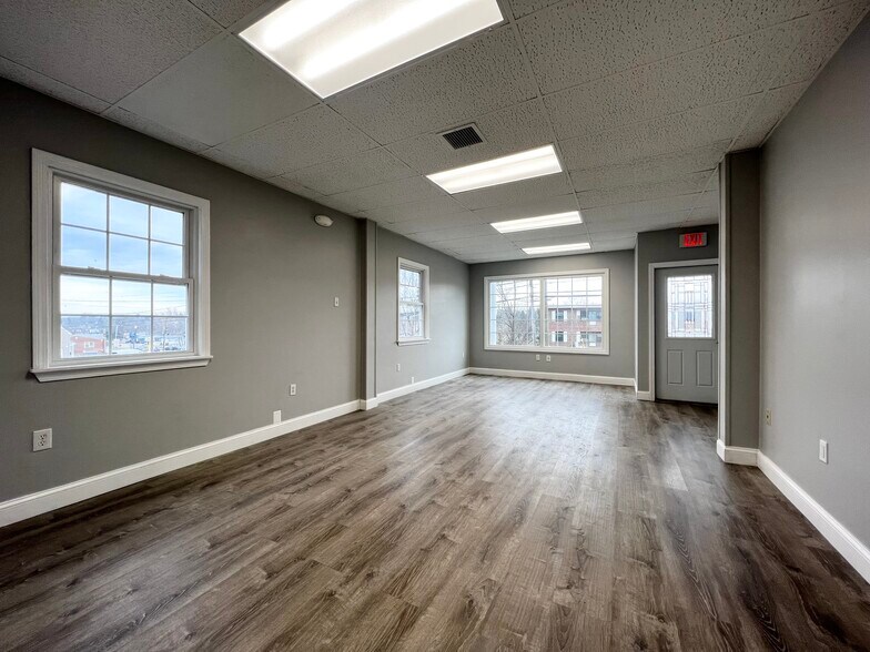 745-749 South Main St, Middletown, CT for sale - Interior Photo - Image 1 of 1