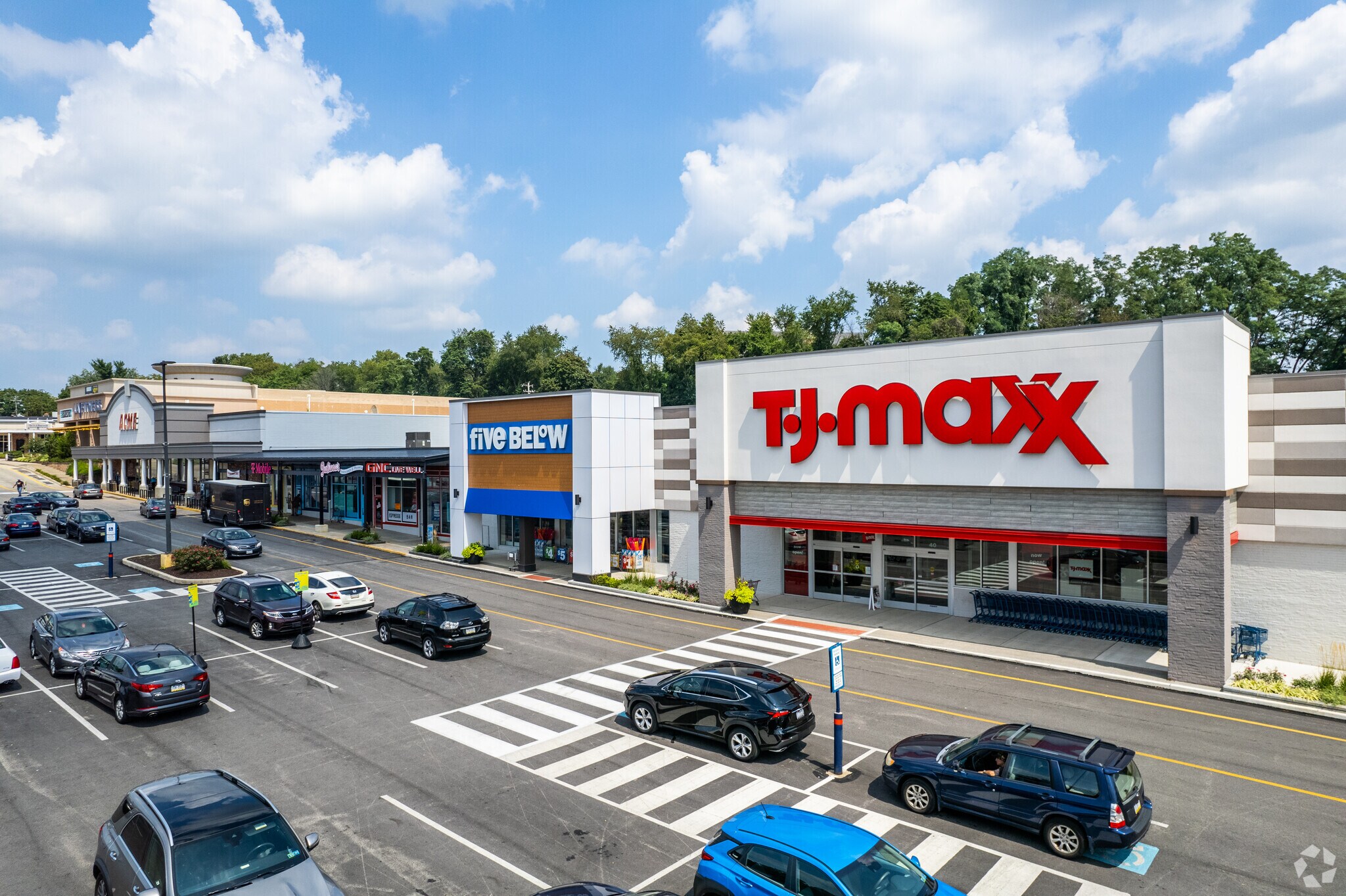 701 E Cathedral Rd, Philadelphia, PA for sale Primary Photo- Image 1 of 1