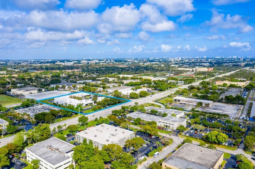 2841 W Cypress Creek Rd, Fort Lauderdale, FL for lease - Building Photo - Image 1 of 13