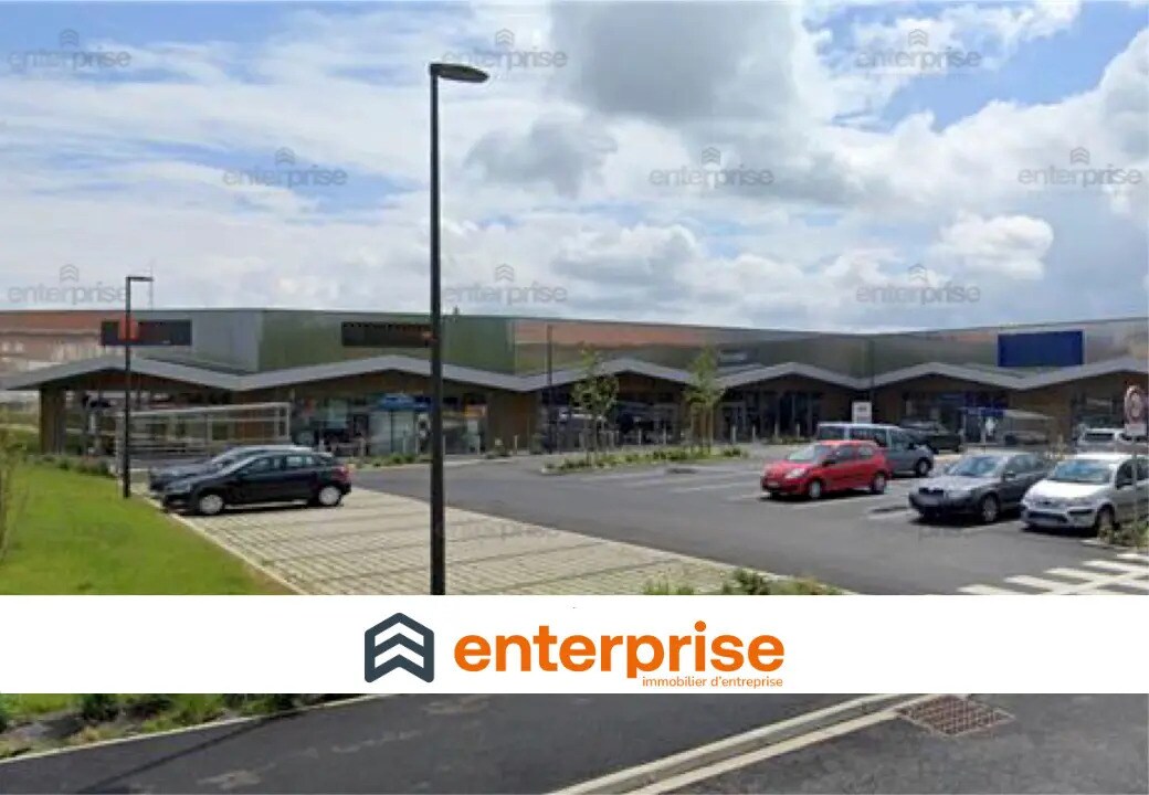 Retail in Bouvines for lease Building Photo- Image 1 of 4