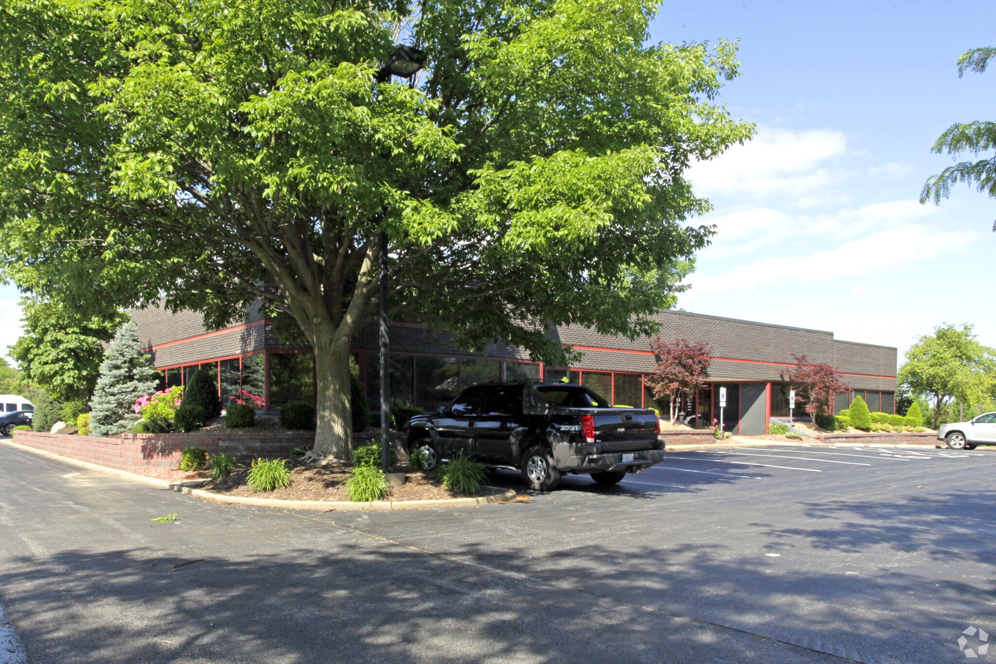 220 Compass Point Dr, Saint Charles, MO for sale Building Photo- Image 1 of 1