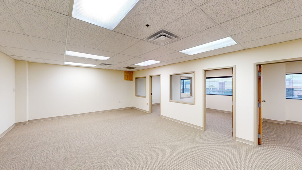 9600 Colerain Ave, Cincinnati, OH 45251 - 9600-9620 Colerain Avenue