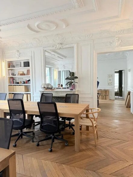 2 Rue De Châteaudun, Paris for lease - Interior Photo - Image 3 of 6