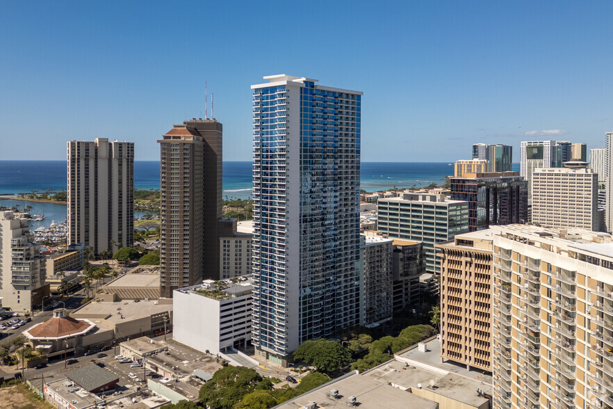 1631 Kapiolani Blvd, Honolulu, HI for lease - Aerial - Image 3 of 4