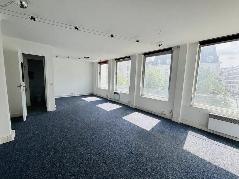 22 Rue Beffroy, Neuilly-sur-Seine for sale - Interior Photo - Image 2 of 5