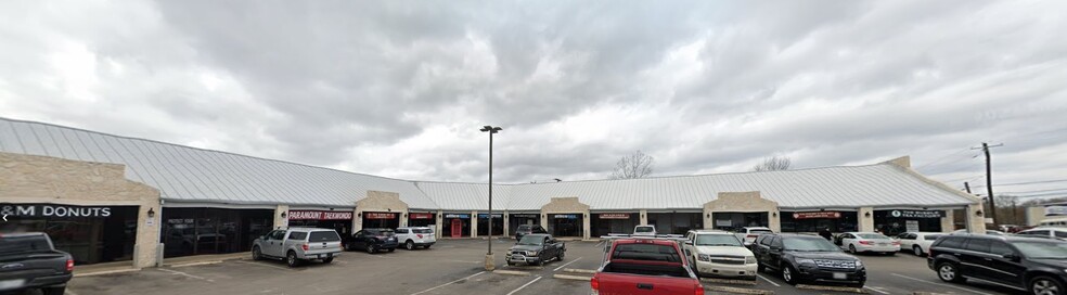 1415 E Blanco Rd, Boerne, TX for lease - Building Photo - Image 1 of 18