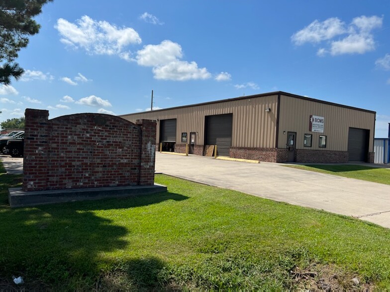 1427 Tiger Dr, Thibodaux, LA for lease - Building Photo - Image 1 of 10