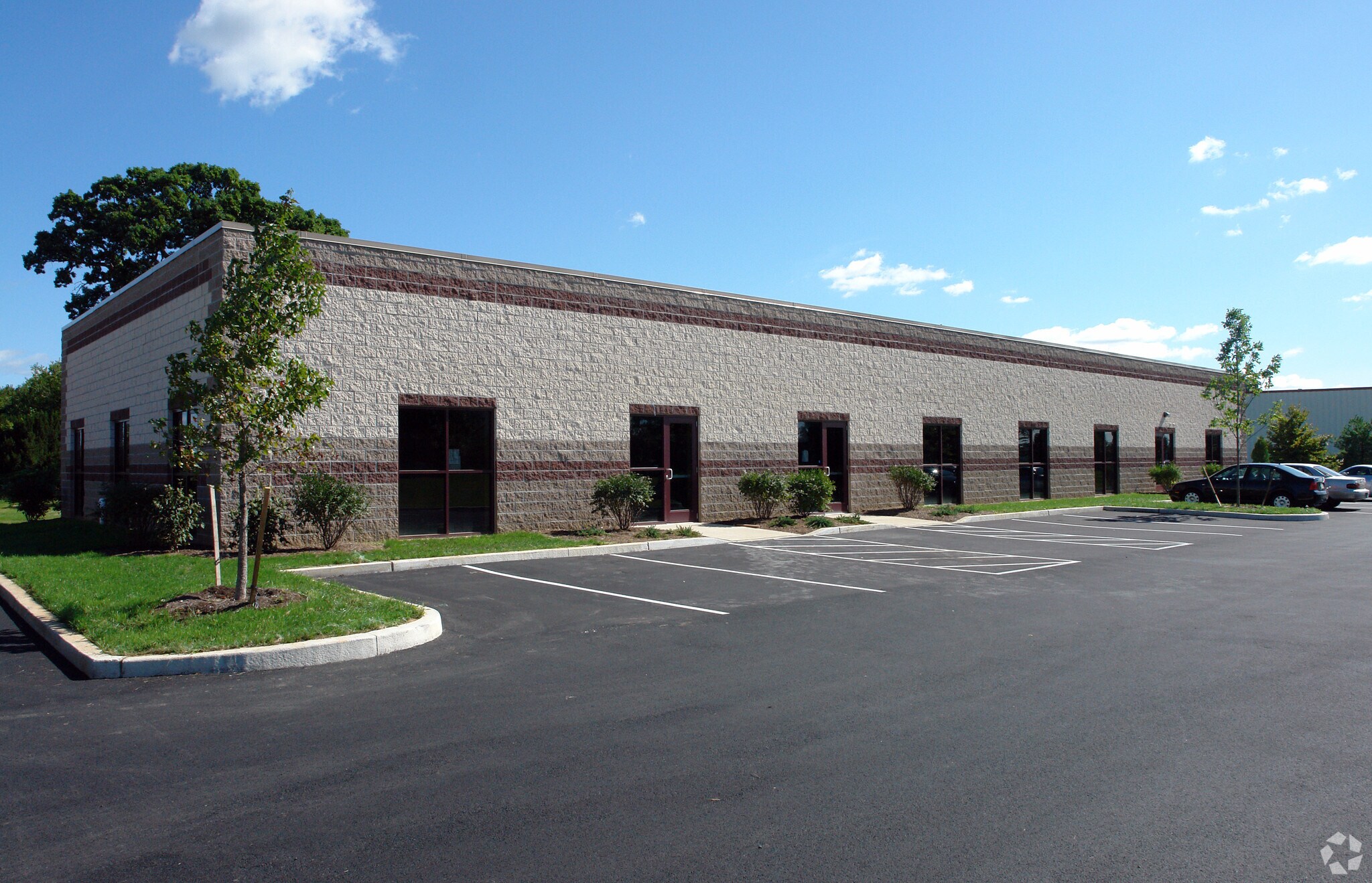 167 N Commerce Way, Bethlehem, PA for sale Primary Photo- Image 1 of 1