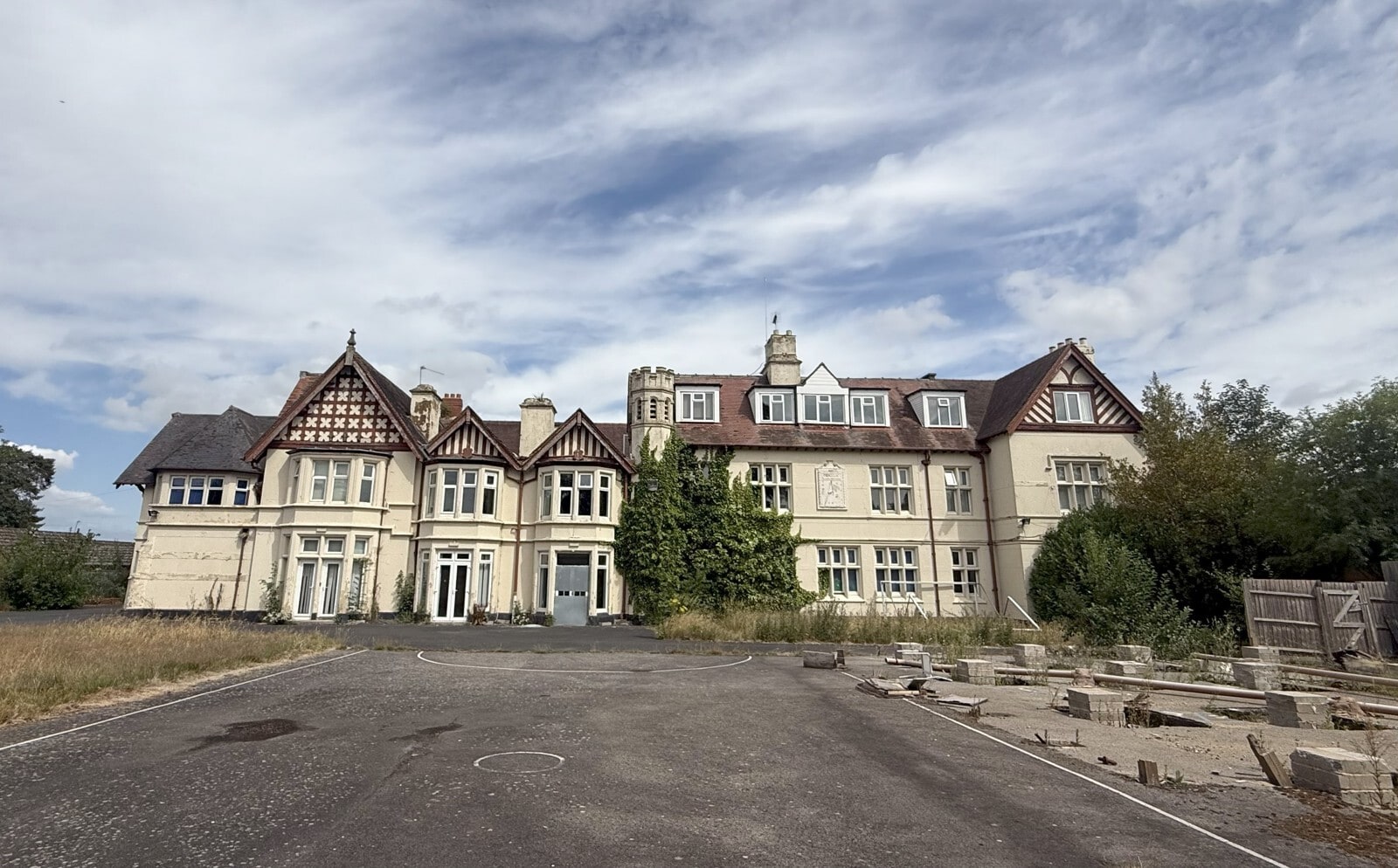 Gorcott Hl, Redditch for sale Primary Photo- Image 1 of 2