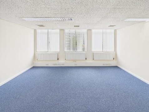 Mount Pleasant Rd, Barnet for lease Interior Photo- Image 1 of 4