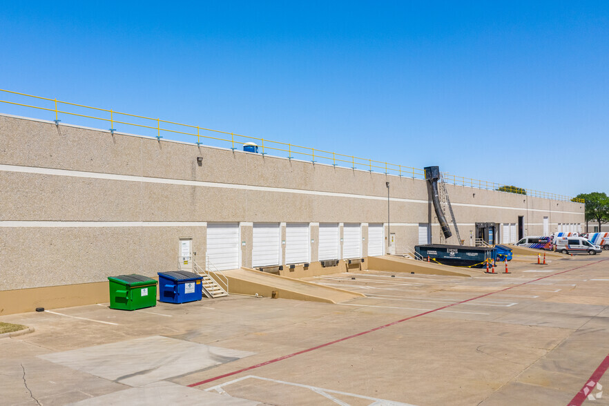 4010 La Reunion Pky, Dallas, TX for lease - Building Photo - Image 3 of 5