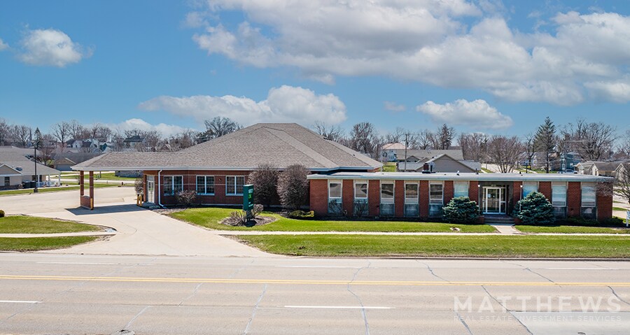 1021 11th St, DeWitt, IA for sale Building Photo- Image 1 of 1