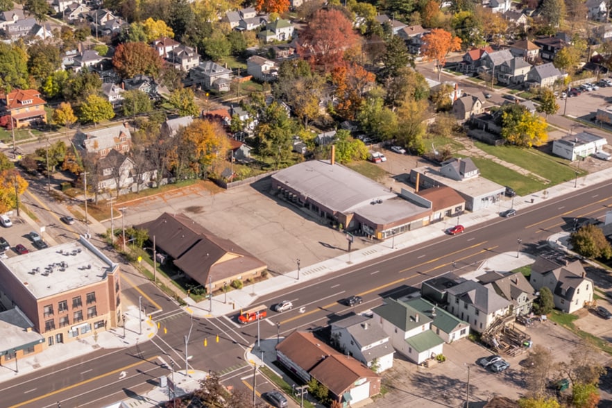 1703, 1717, 1723 E. Michigan Avenure portfolio of 3 properties for sale on LoopNet.com - Primary Photo - Image 1 of 21