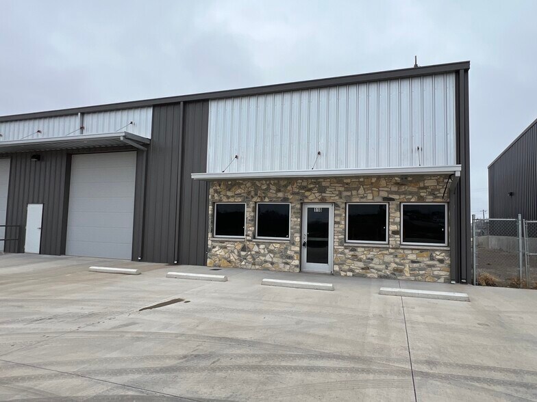 120 Old Agnes Rd, Weatherford, TX for lease - Building Photo - Image 2 of 15