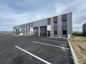Flex in Villefranche-sur-Saône for lease Building Photo- Image 1 of 4
