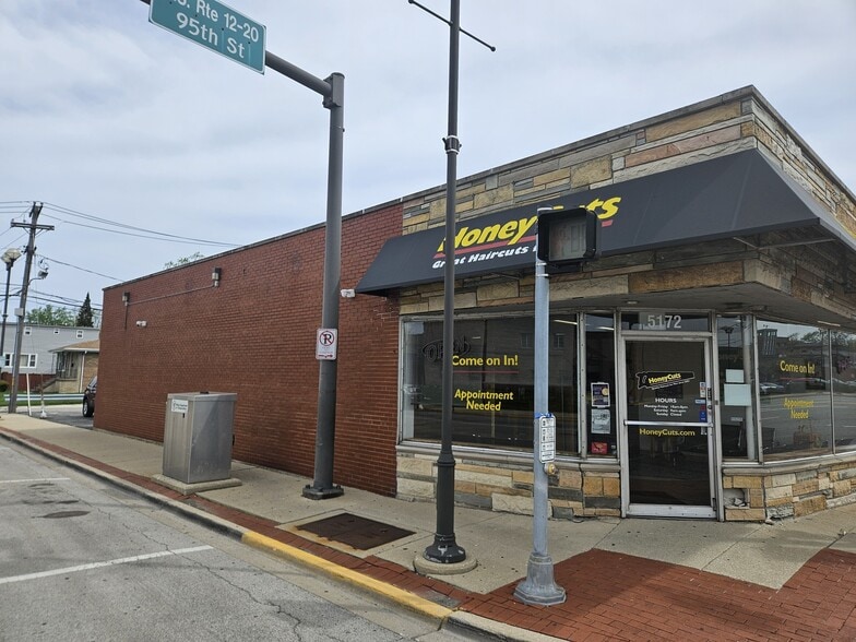 5168-5172 W 95th St, Oak Lawn, IL for sale - Building Photo - Image 3 of 5