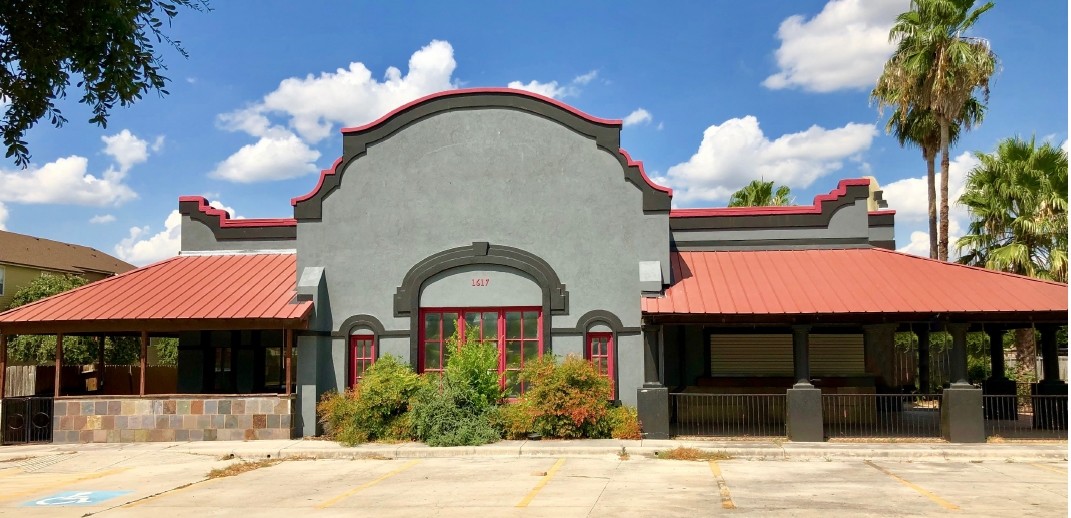 Retail in San Marcos, TX for sale Primary Photo- Image 1 of 1