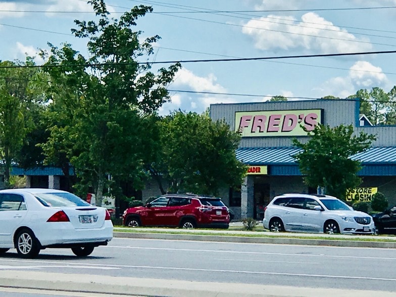 767 Veterans Pkwy, Hinesville, GA for lease - Building Photo - Image 3 of 8