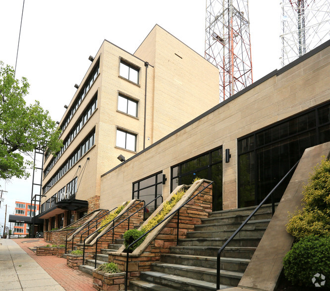 4001 Brandywine St NW, Washington, DC for lease - Building Photo - Image 3 of 8