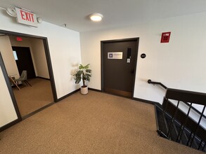 13990 Olive Blvd, Chesterfield, MO for lease Interior Photo- Image 1 of 11