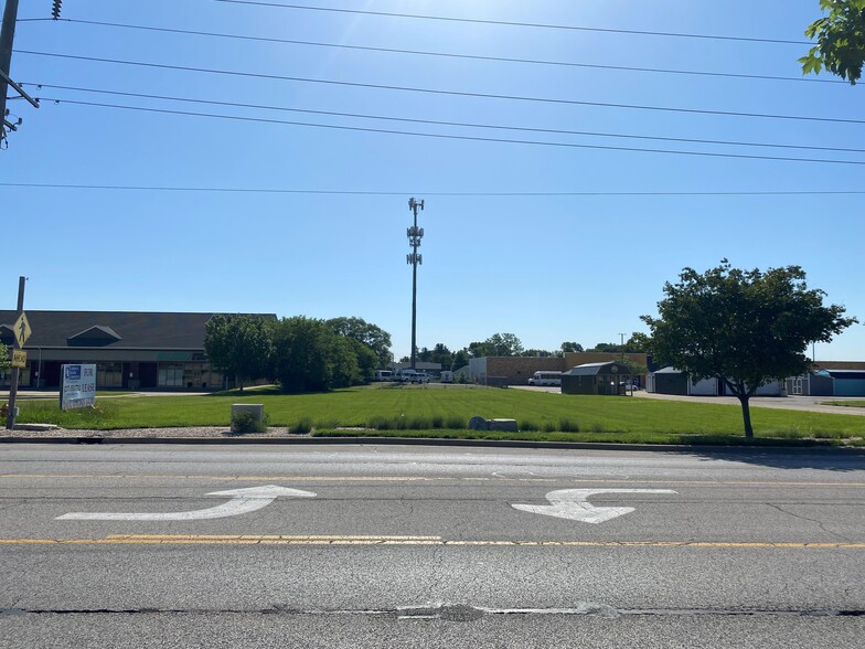 1806 Philo Rd, Urbana, IL for sale - Building Photo - Image 1 of 3