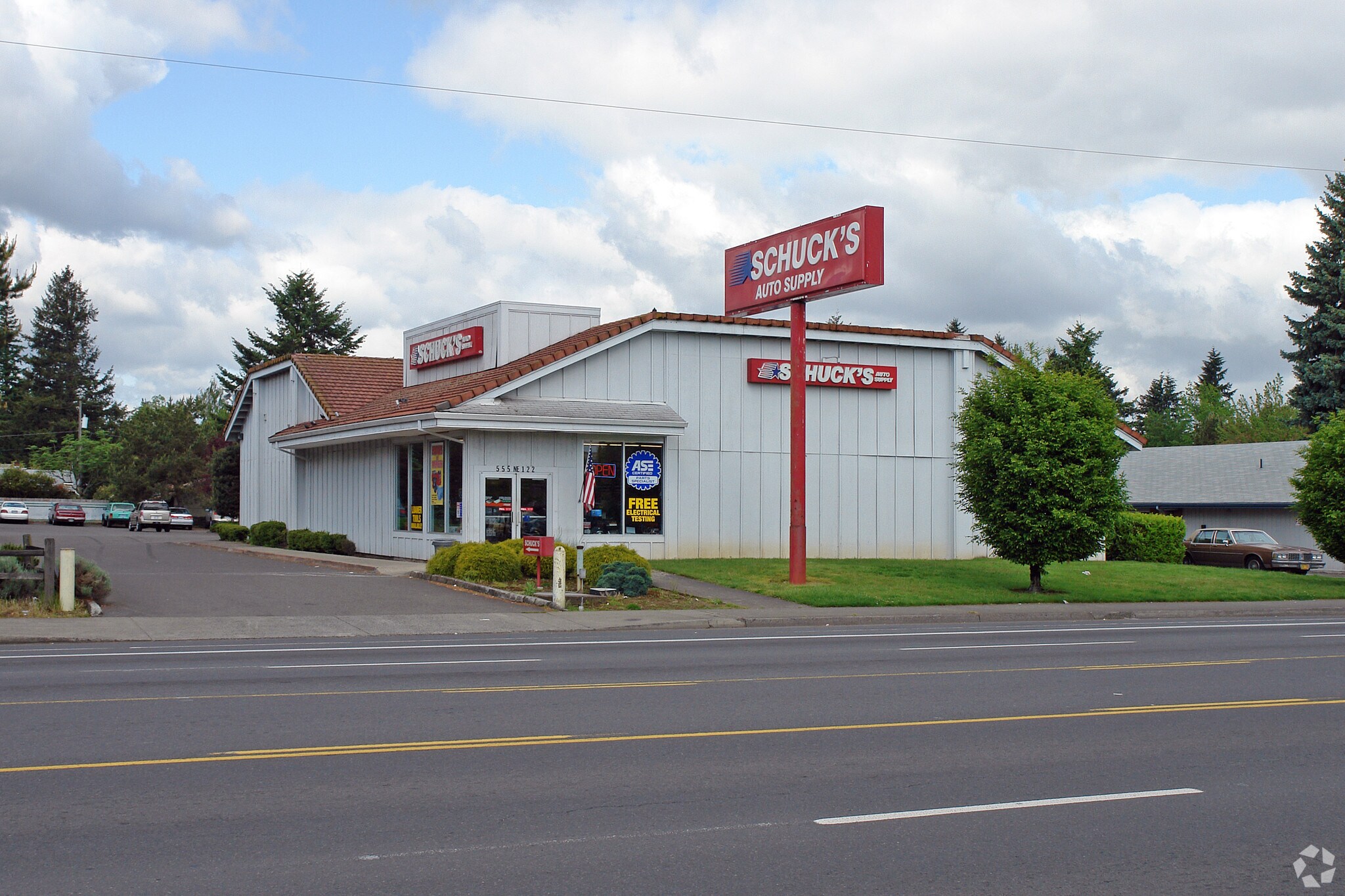 555 NE 122nd Ave, Portland, OR for sale Building Photo- Image 1 of 1