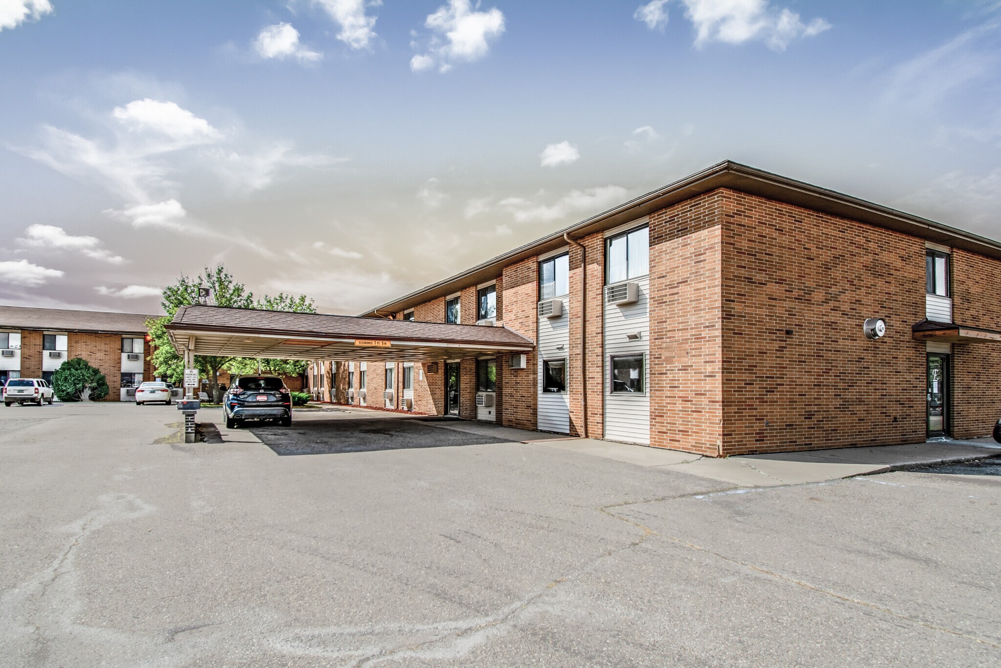 225 22nd Ave NW, Minot, ND for sale Building Photo- Image 1 of 1