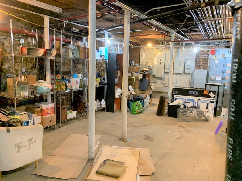 6823 3rd Ave, Brooklyn, NY for lease - Building Photo - Image 2 of 2