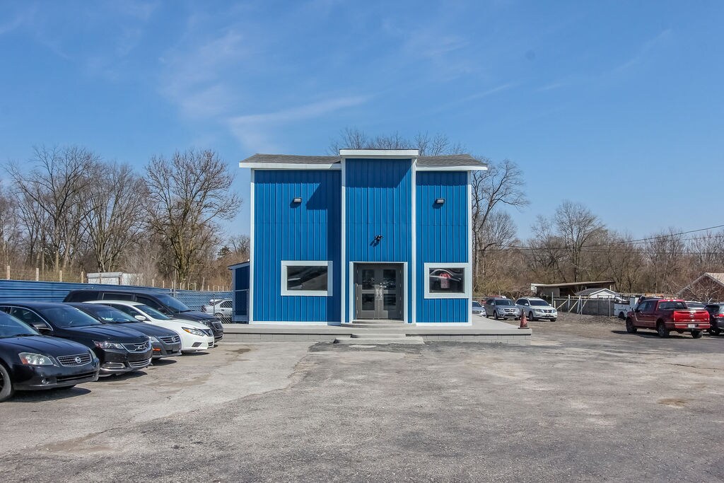 2219 Lafayette Rd, Indianapolis, IN 46222 Auto Dealership