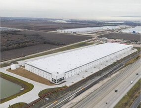 2800 S Millers Ferry Rd, Wilmer, TX for lease Interior Photo- Image 1 of 2