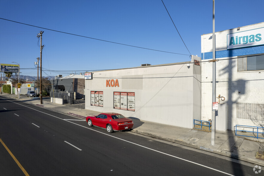 7306 Coldwater Canyon Ave, North Hollywood, CA for lease - Building Photo - Image 3 of 4