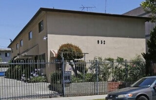 932 S Gramercy Pl, Los Angeles CA - Mobile Home or RV Park
