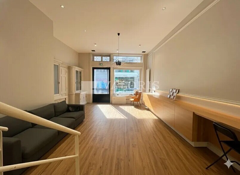 Retail in Lyon for lease - Interior Photo - Image 2 of 9