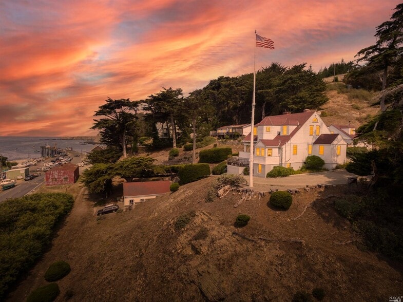 695 Arena Cove, Point Arena, CA for sale - Primary Photo - Image 1 of 1