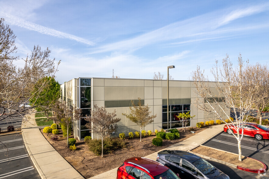 950 Reserve Dr, Roseville, CA for lease - Building Photo - Image 2 of 18