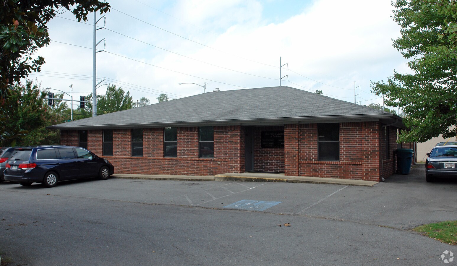 10016 W Markham St, Little Rock, AR 72205