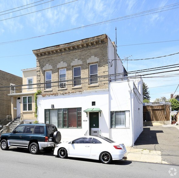 205 Washington Ave, New Rochelle, NY for sale - Primary Photo - Image 1 of 1