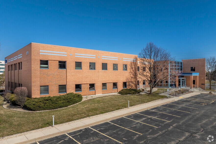 1221 John Q Hammons Dr, Madison, WI for lease - Building Photo - Image 1 of 10