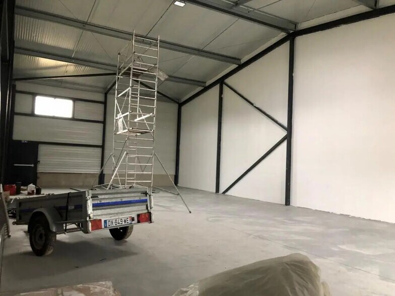 Industrial in Signes for lease - Interior Photo - Image 3 of 4